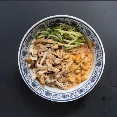 Seasoned Sesame Sauce With Cold Noodle（beef/chicken）秘制麻酱凉面（牛肉/鸡肉）